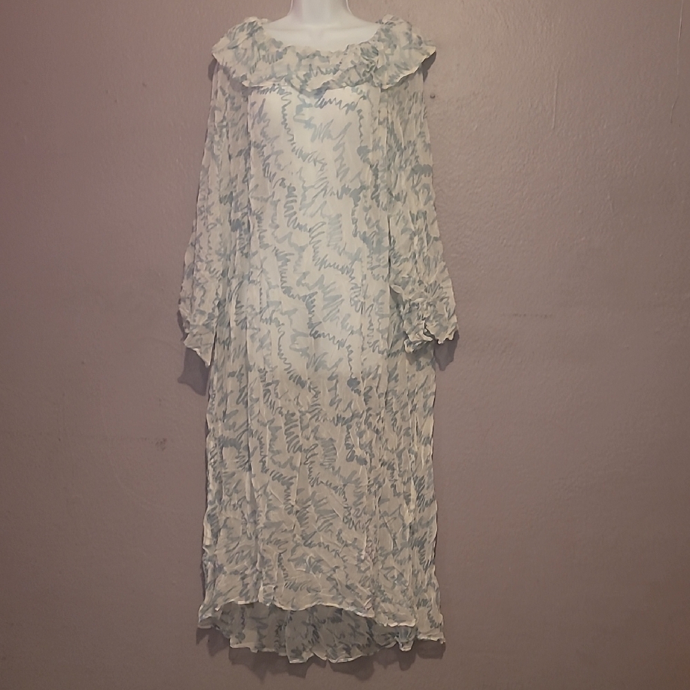Chic Long Sleeve Dress with Blue Pattern